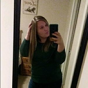 Meet your Posher, Larissa